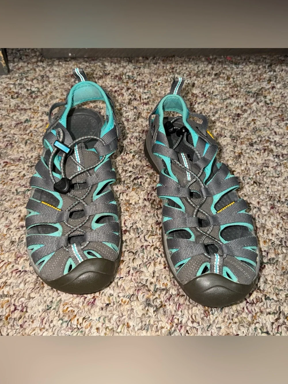 Keen Women's size 7.5 Gray and Teal Closed-Toe Outdoor Sandals hiking walking